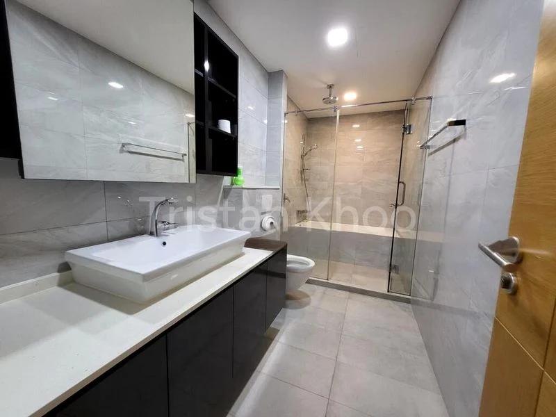 5 Bed Terraced House (Landed) for Sale in  Charlton Villas - Image 4